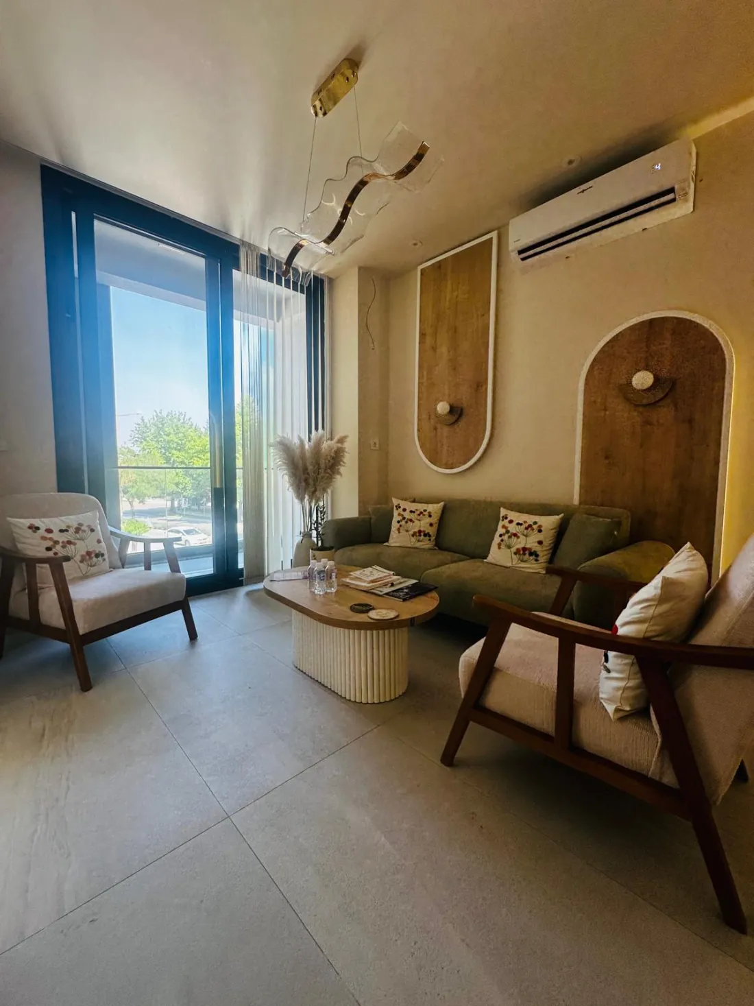 Denizli kadın doğum muayenehanesi bekleme salonu